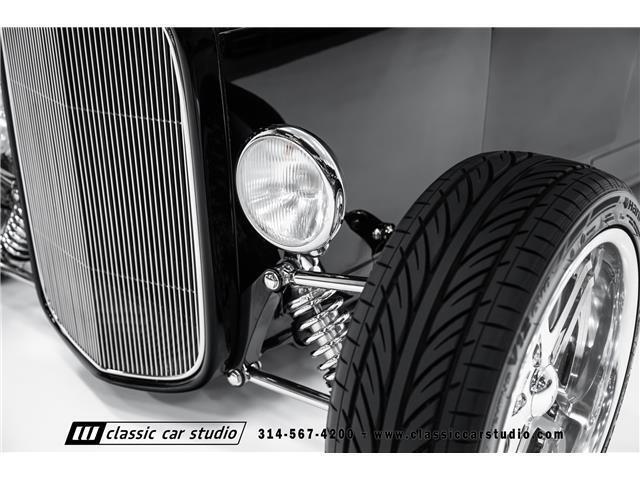 Ford-Roadster-1932-2dr-Car-8