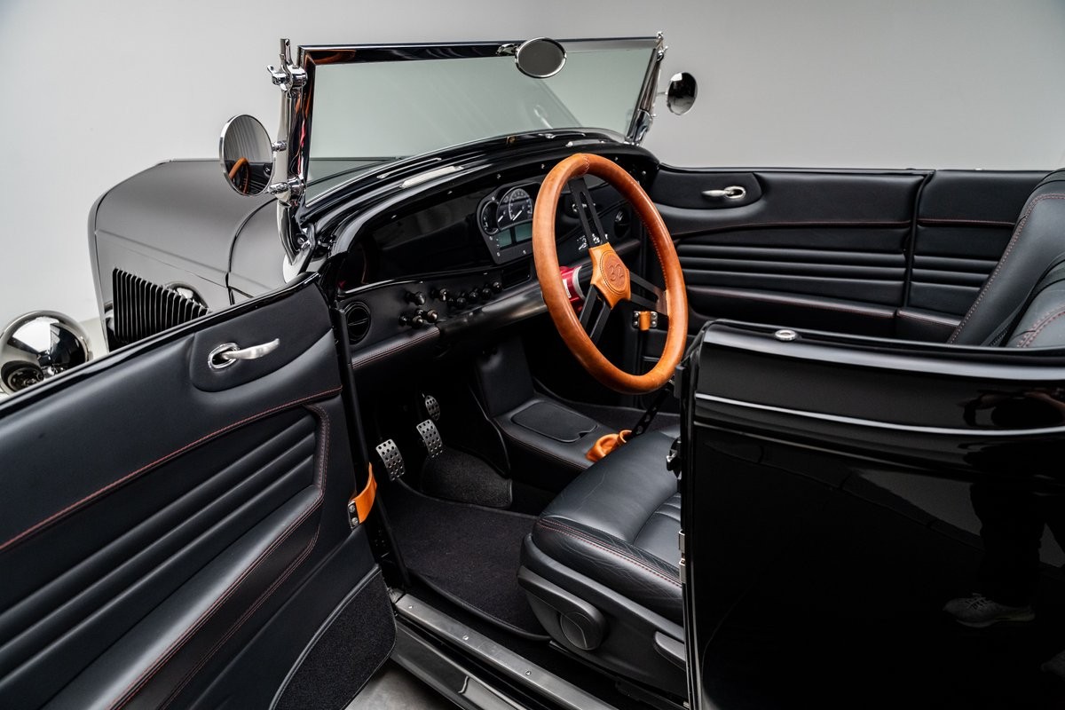 Ford-Roadster-1932-Roadster-2