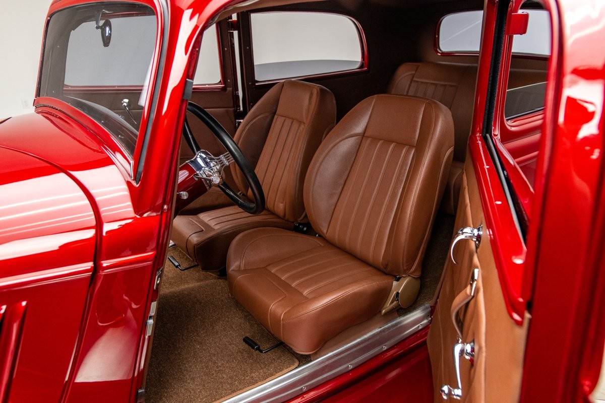 Ford-Sedan-1934-Sedan-1