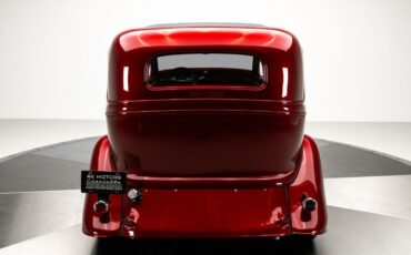 Ford-Sedan-1934-Sedan-16