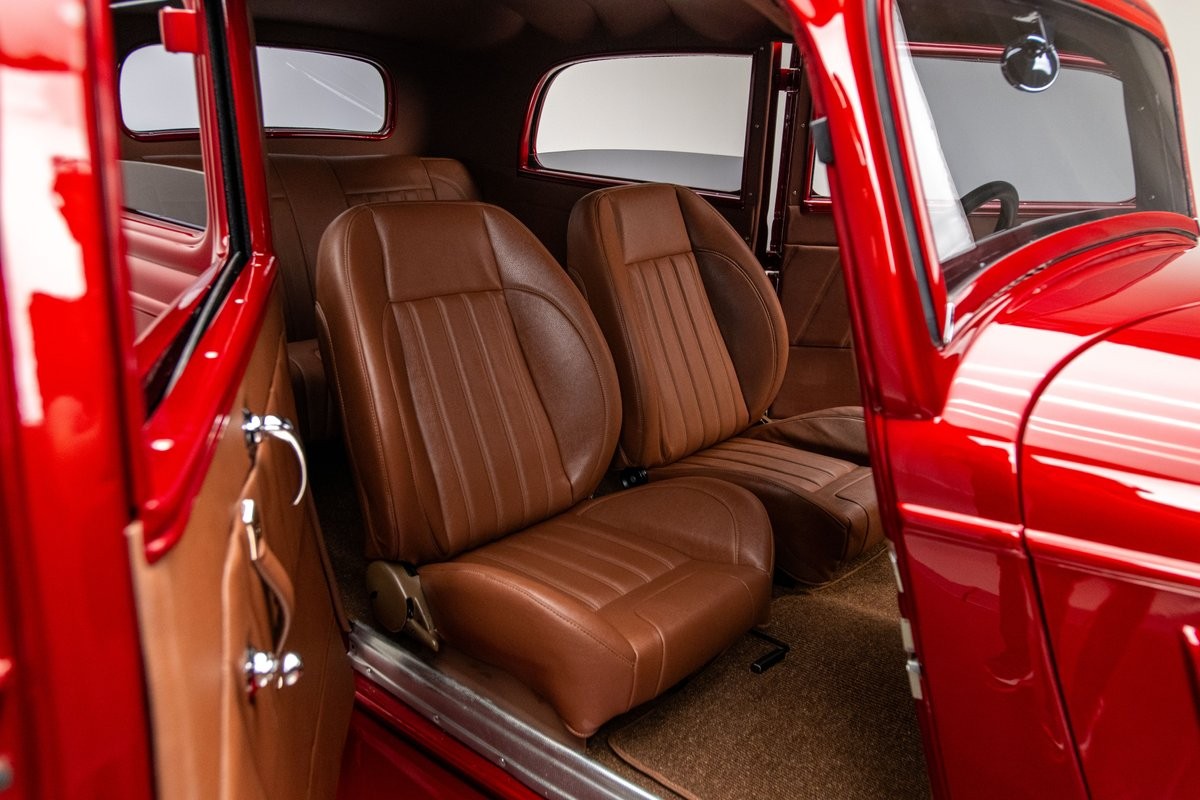 Ford-Sedan-1934-Sedan-37