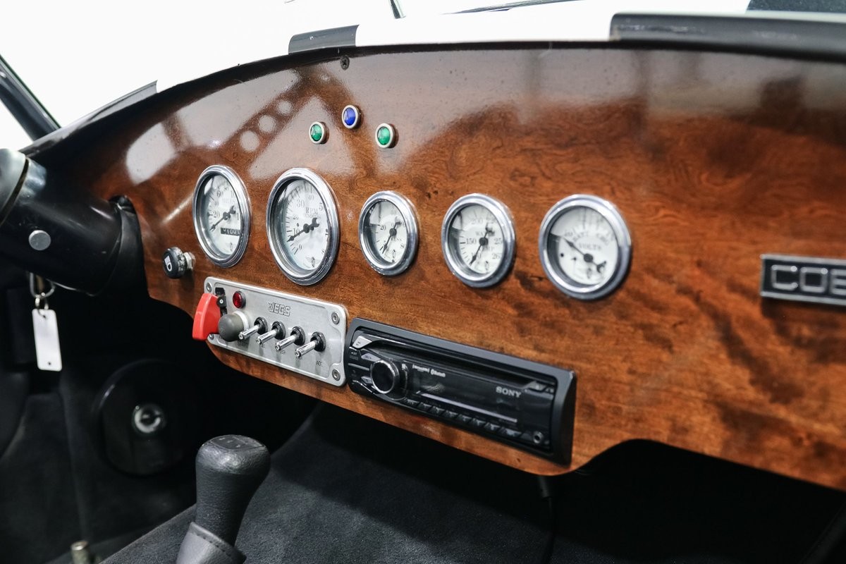 Ford-Shelby-Cobra-1966-Roadster-18