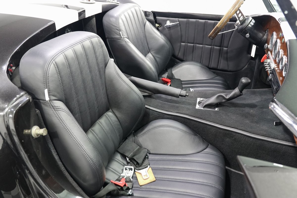 Ford-Shelby-Cobra-1966-Roadster-22