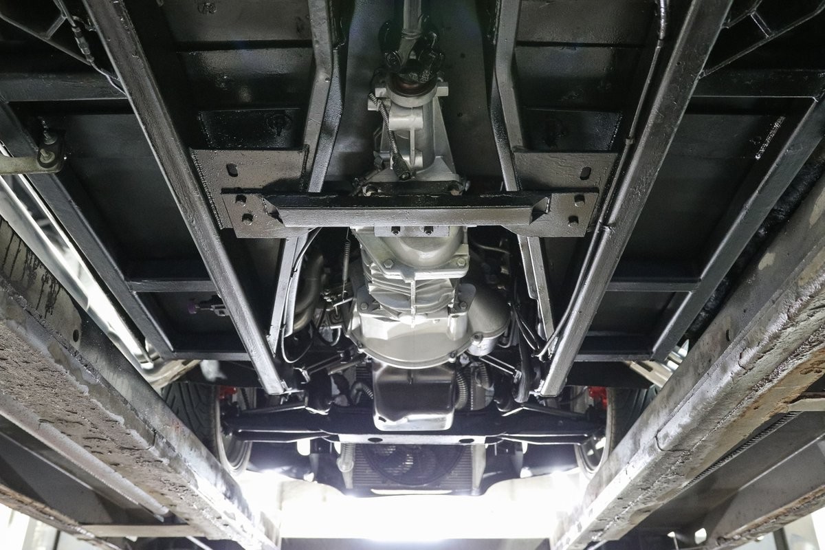 Ford-Shelby-Cobra-1966-Roadster-24