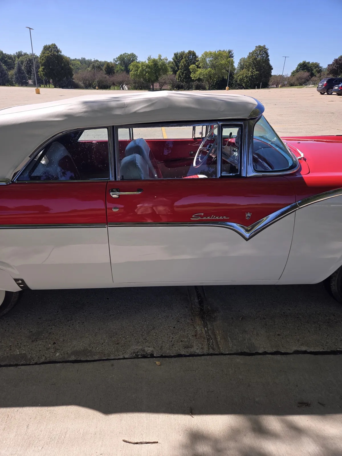 Ford-Sunliner-1955-Red-And-While-Red-And-White-13