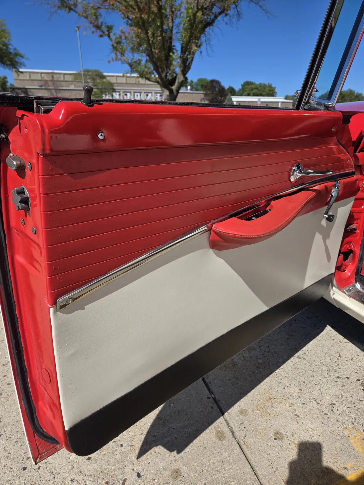 Ford-Sunliner-1955-Red-And-While-Red-And-White-16