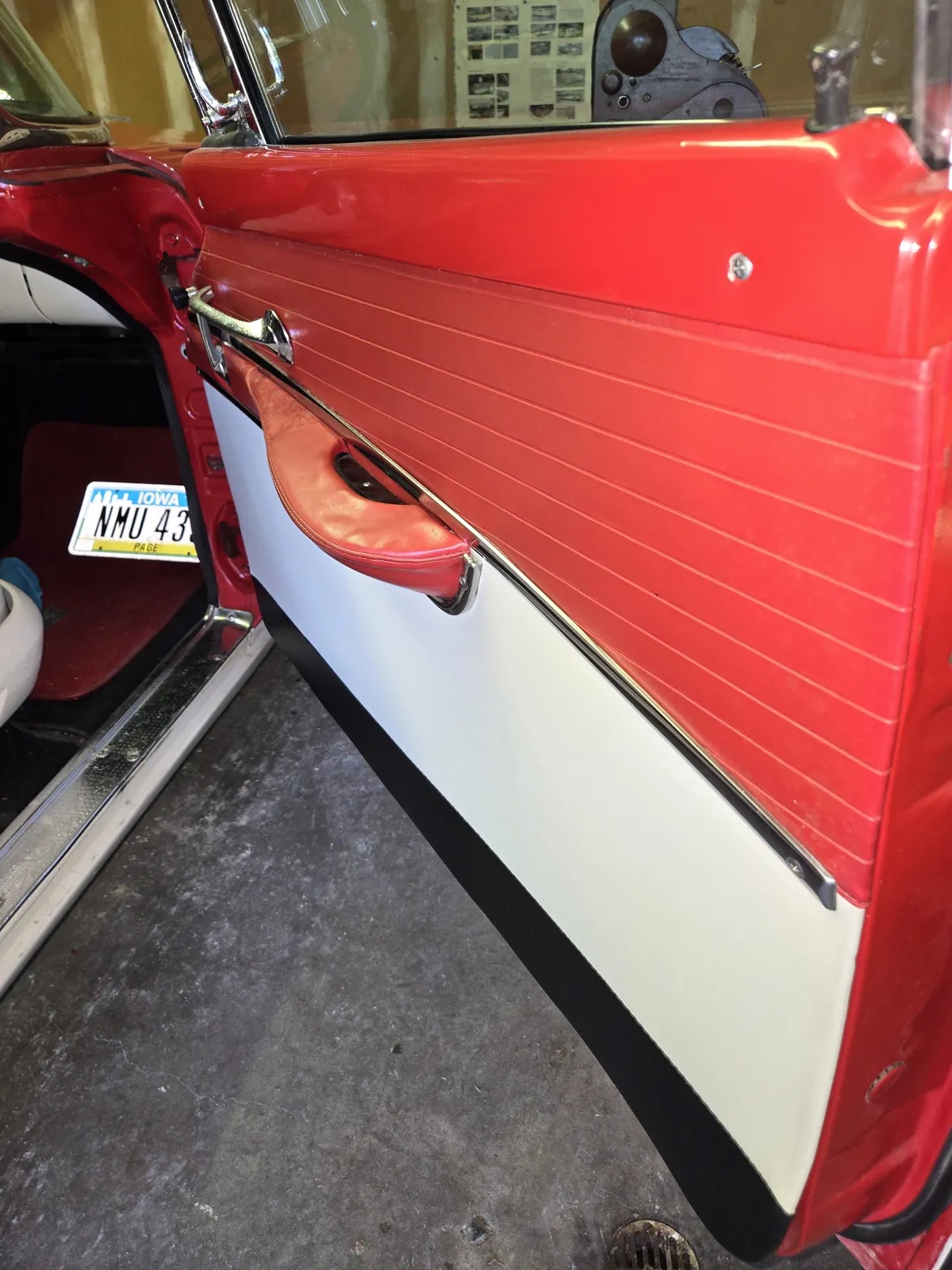 Ford-Sunliner-1955-Red-And-While-Red-And-White-17