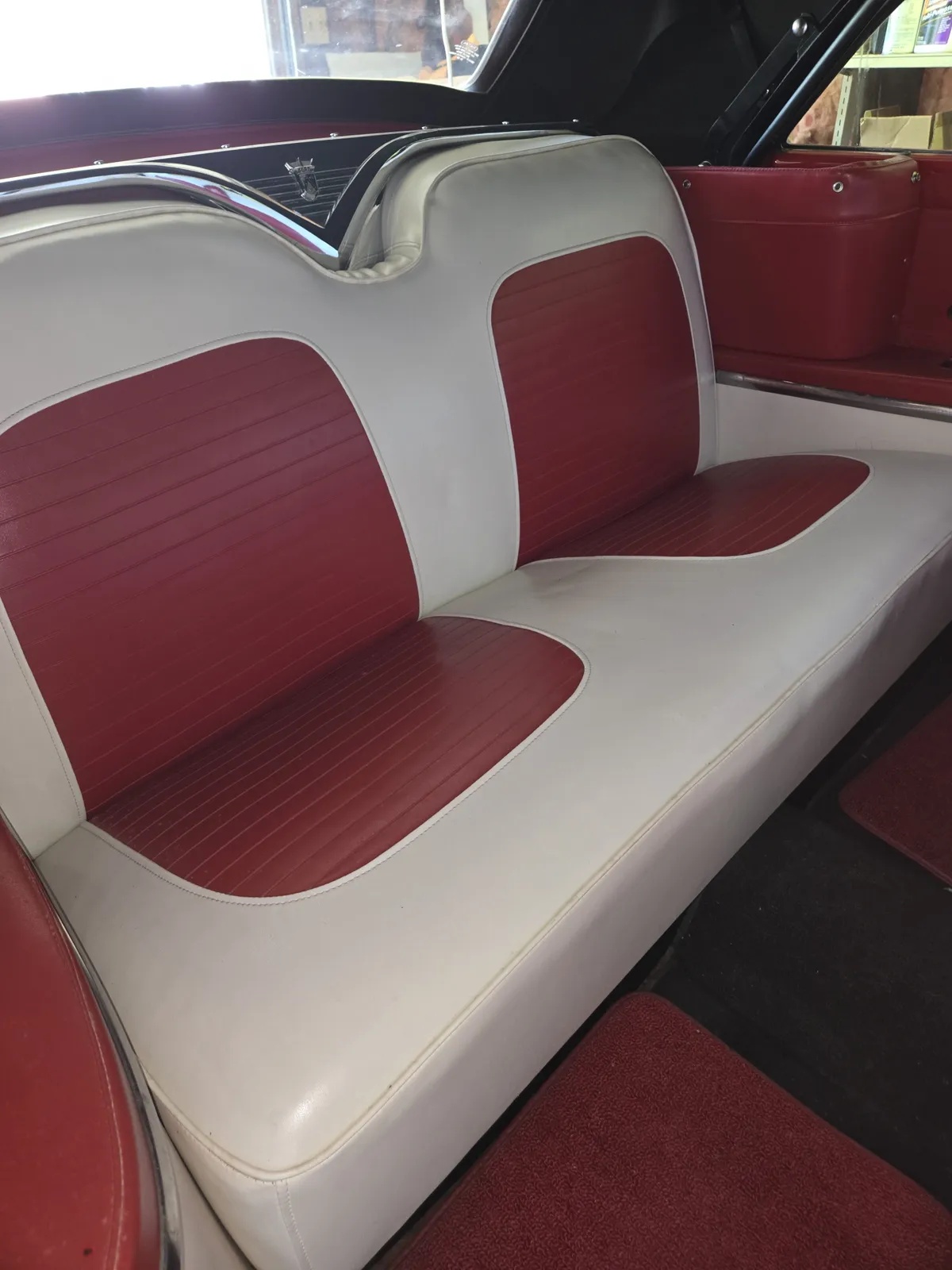 Ford-Sunliner-1955-Red-And-While-Red-And-White-18