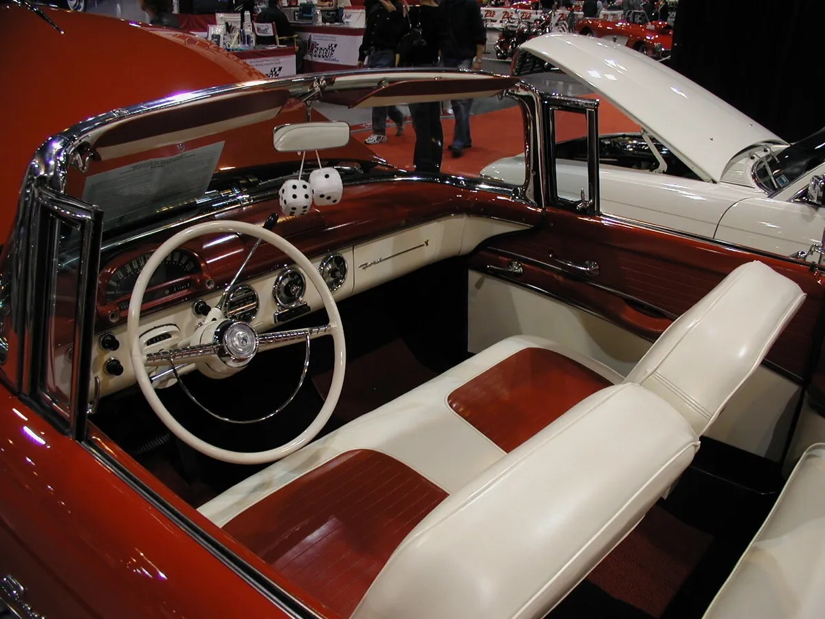 Ford-Sunliner-1955-Red-And-While-Red-And-White-5