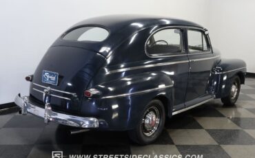 Ford-Super-Deluxe-1946-Sedan-10