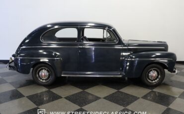 Ford-Super-Deluxe-1946-Sedan-12