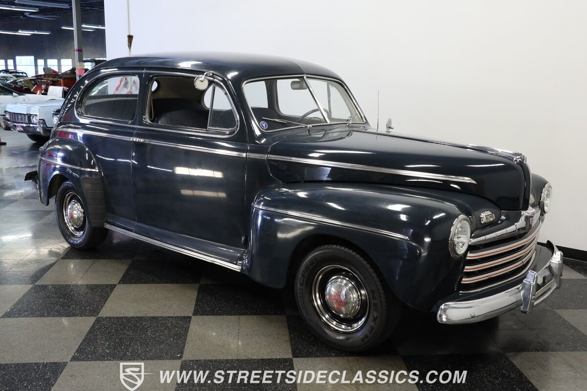 Ford-Super-Deluxe-1946-Sedan-13