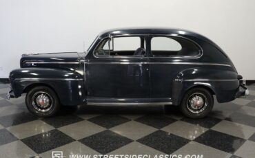 Ford-Super-Deluxe-1946-Sedan-2