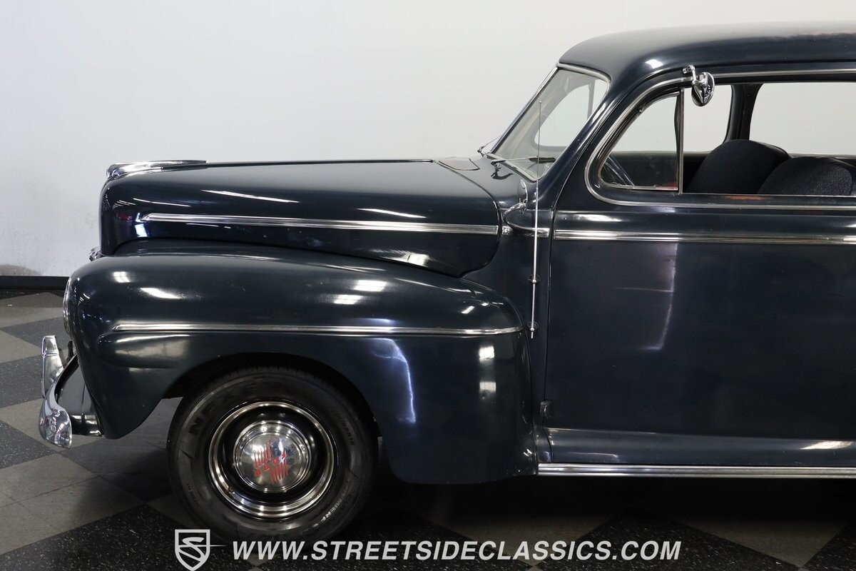 Ford-Super-Deluxe-1946-Sedan-22