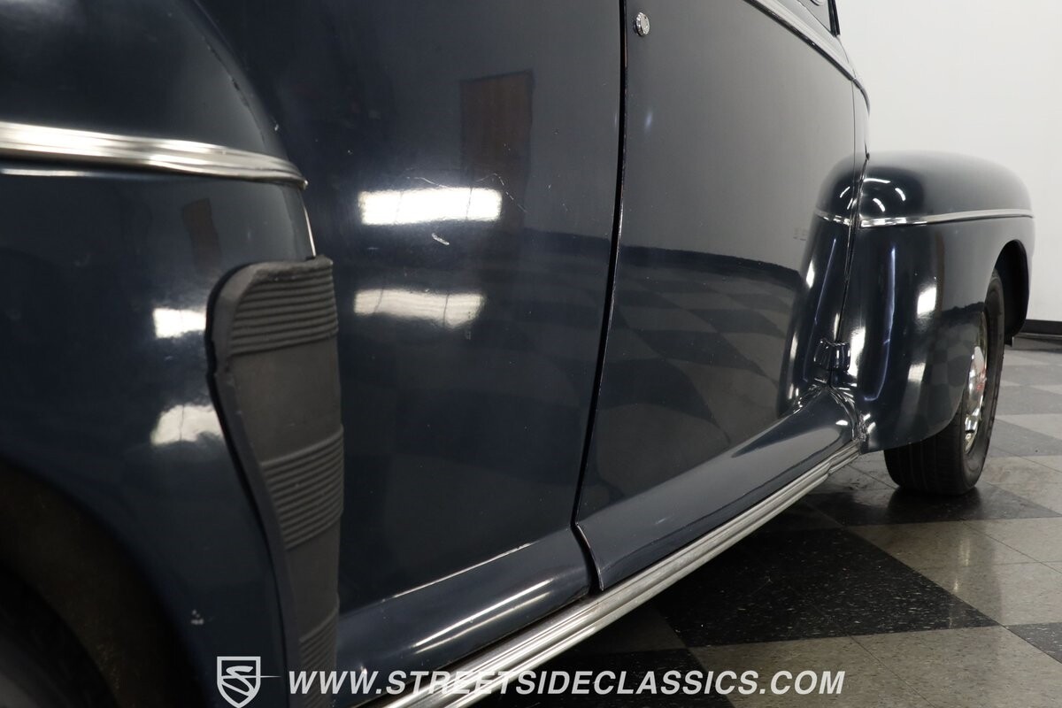 Ford-Super-Deluxe-1946-Sedan-26