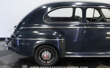 Ford-Super-Deluxe-1946-Sedan-27