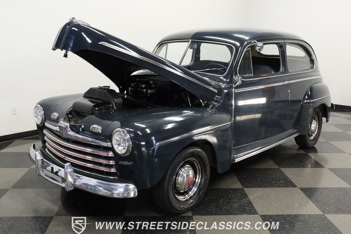 Ford-Super-Deluxe-1946-Sedan-29