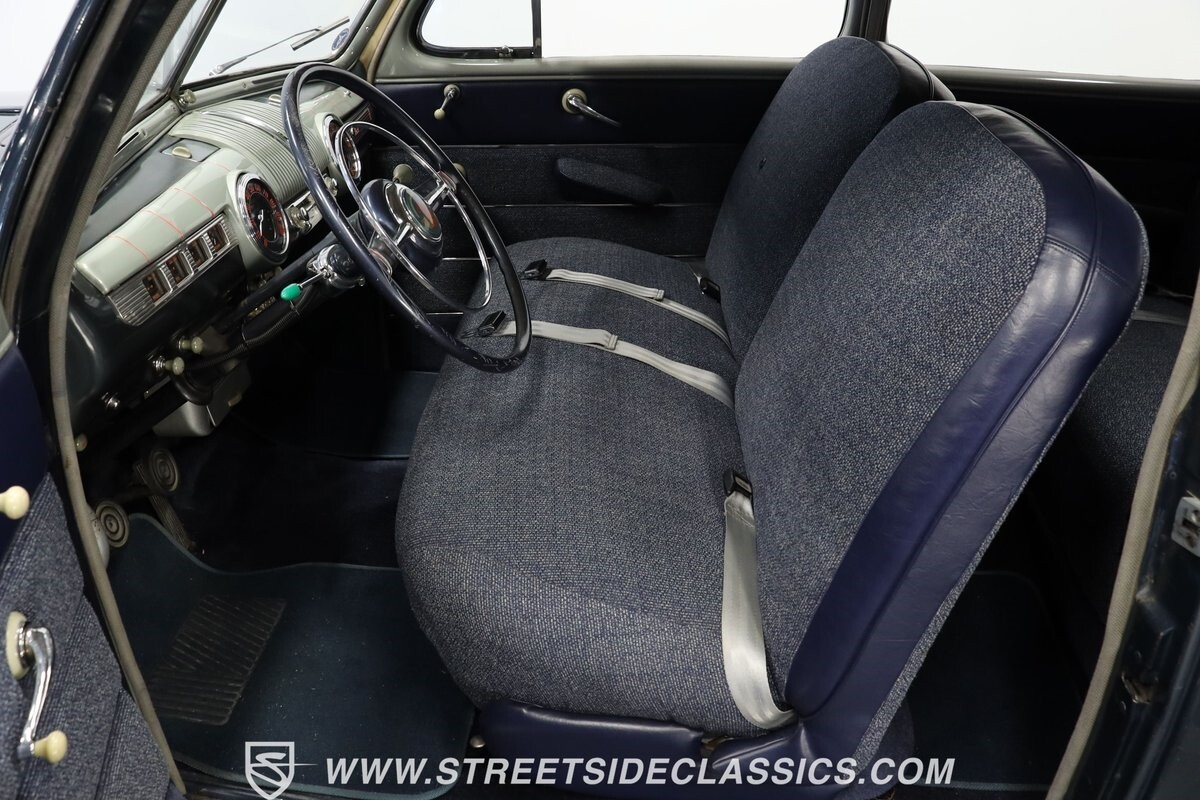 Ford-Super-Deluxe-1946-Sedan-35