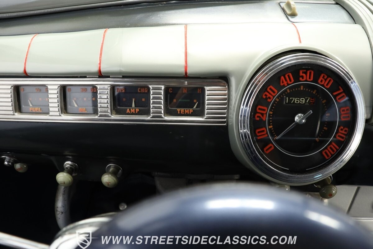 Ford-Super-Deluxe-1946-Sedan-37