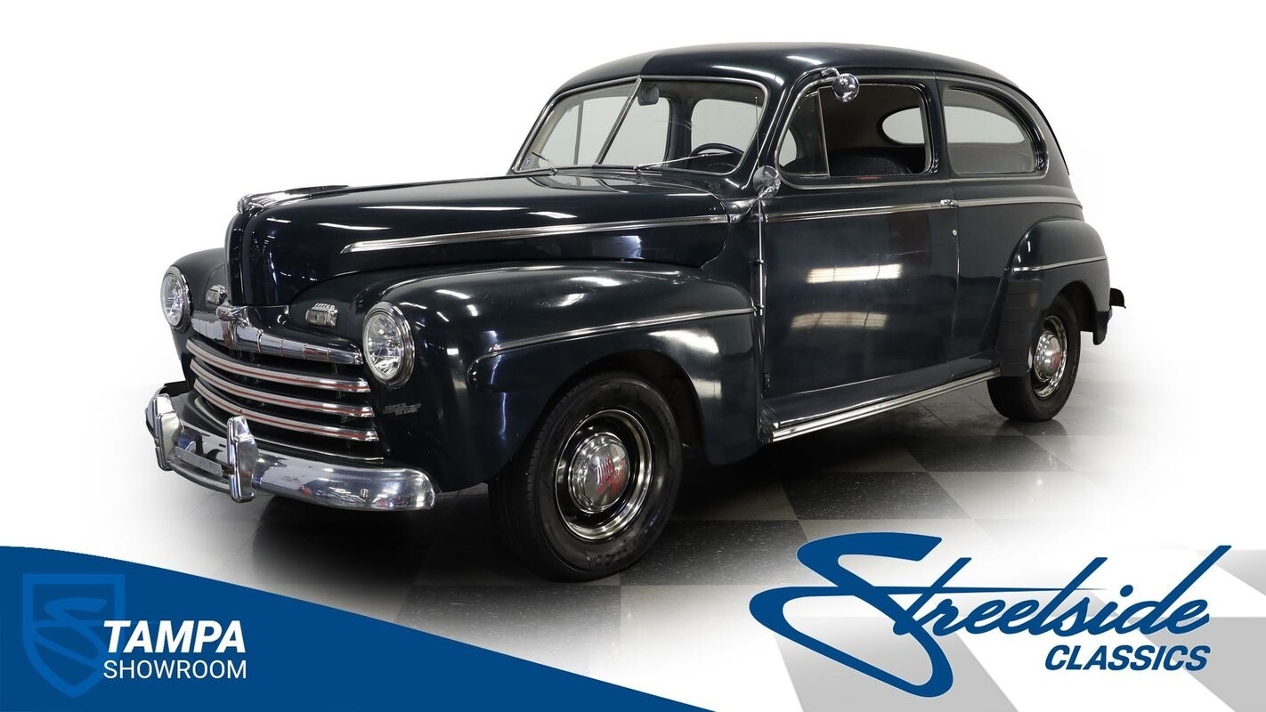 Ford-Super-Deluxe-1946-Sedan