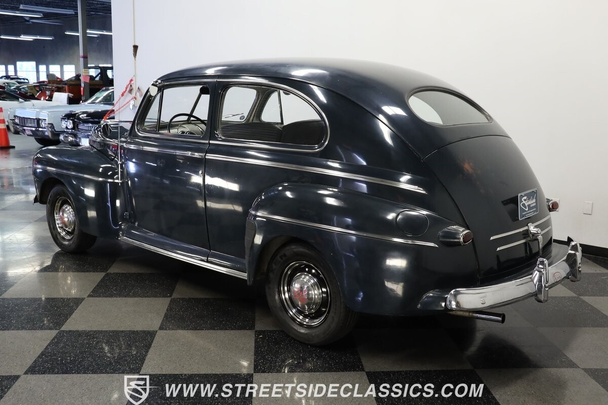 Ford-Super-Deluxe-1946-Sedan-6