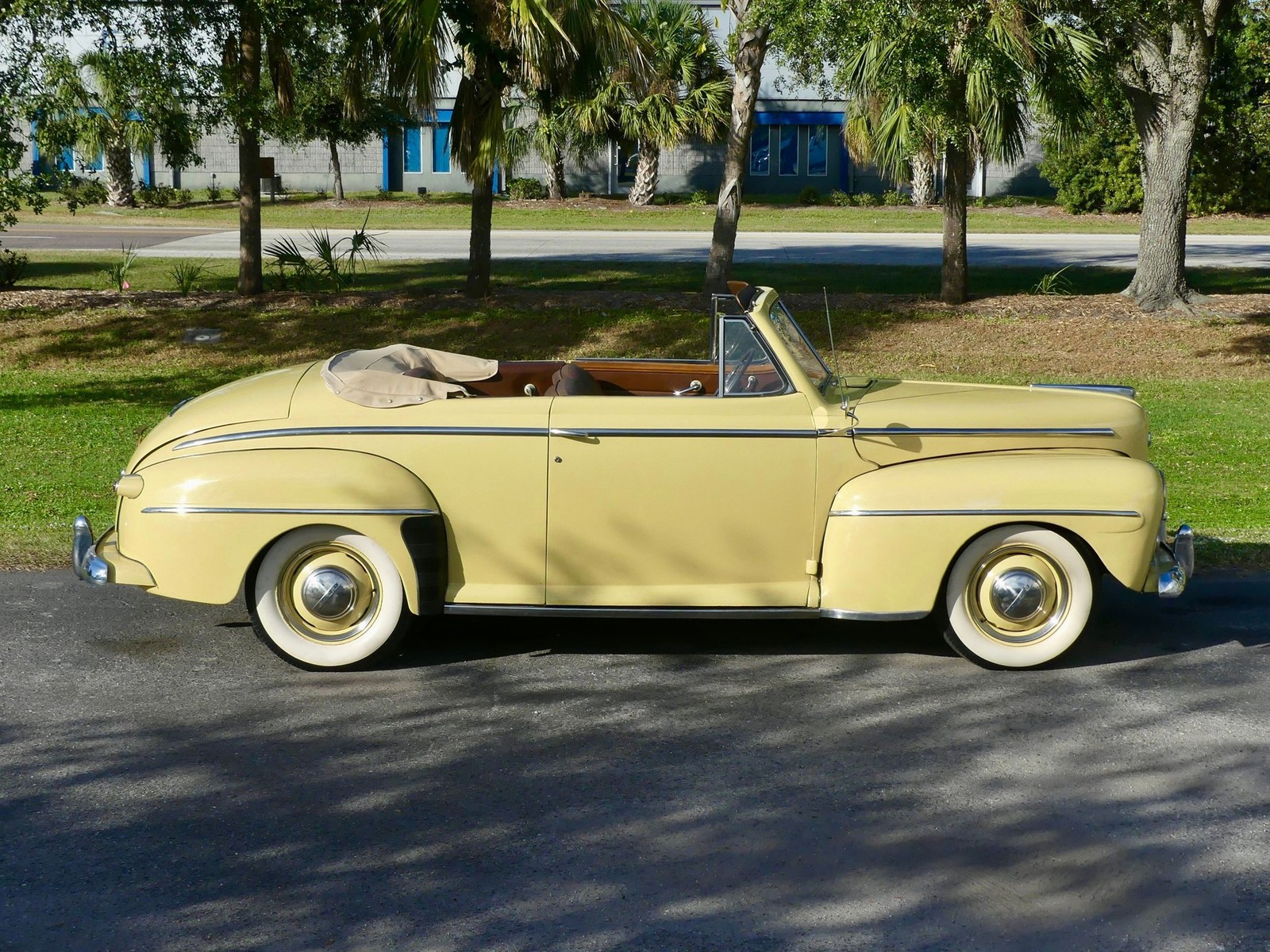 Ford-Super-Deluxe-1948-Convertible-23