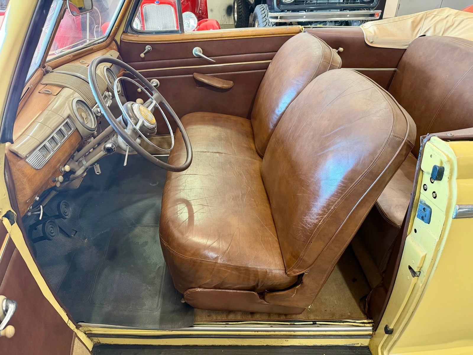 Ford-Super-Deluxe-1948-Convertible-3