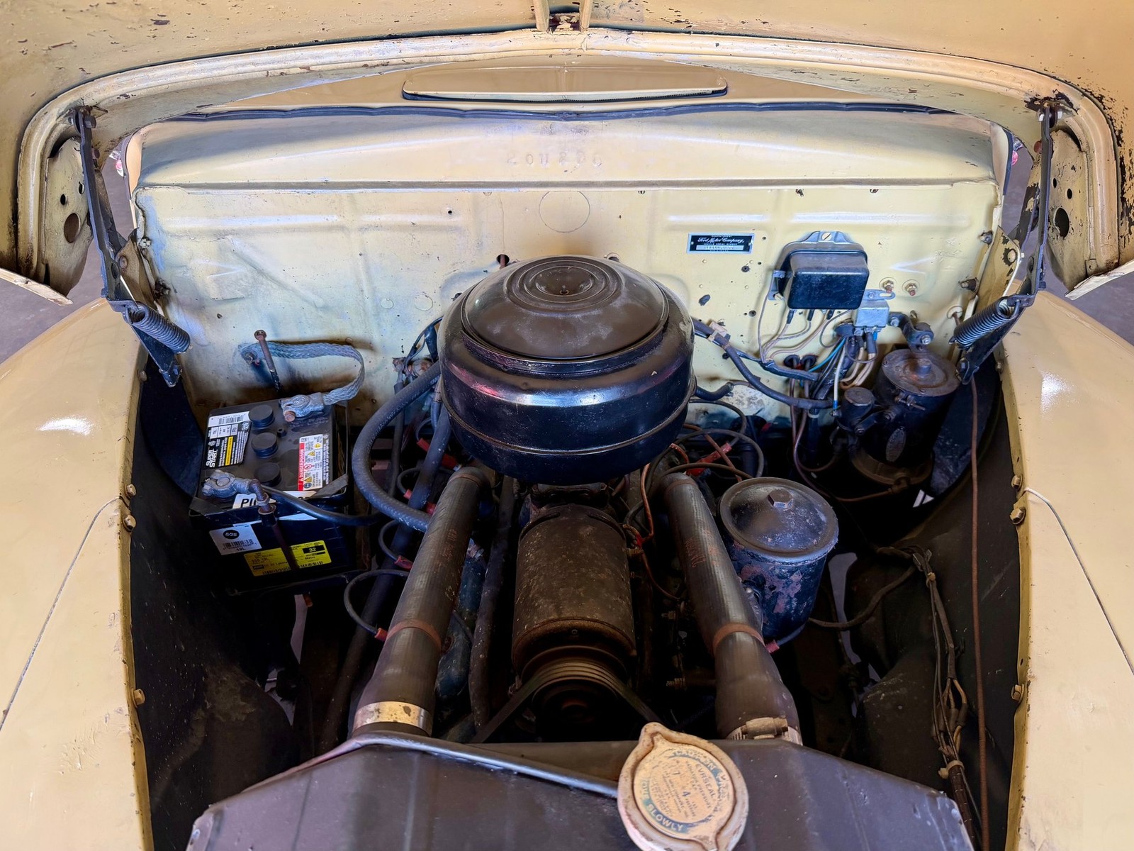 Ford-Super-Deluxe-1948-Convertible-5