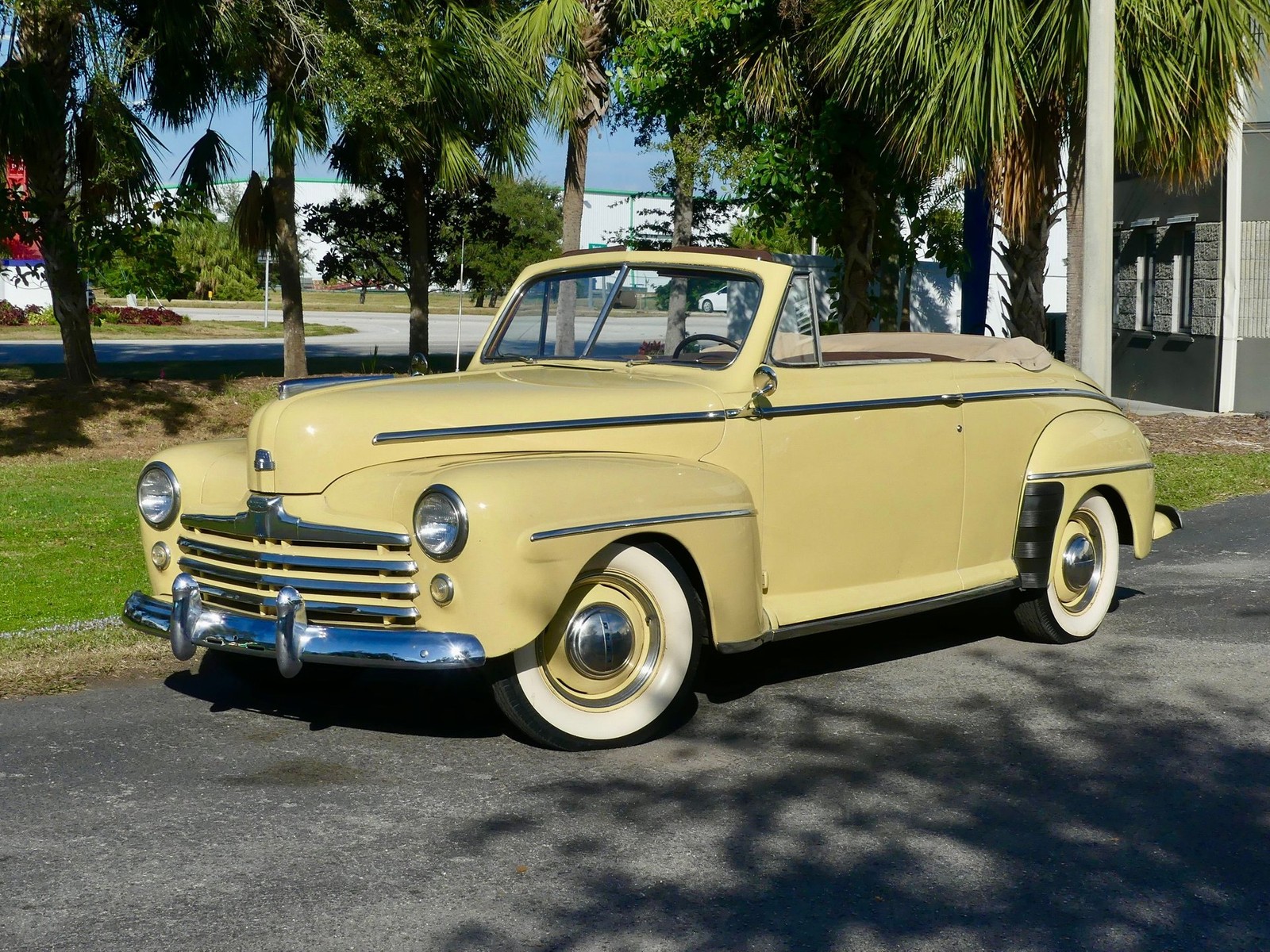 Ford-Super-Deluxe-1948-Convertible-7