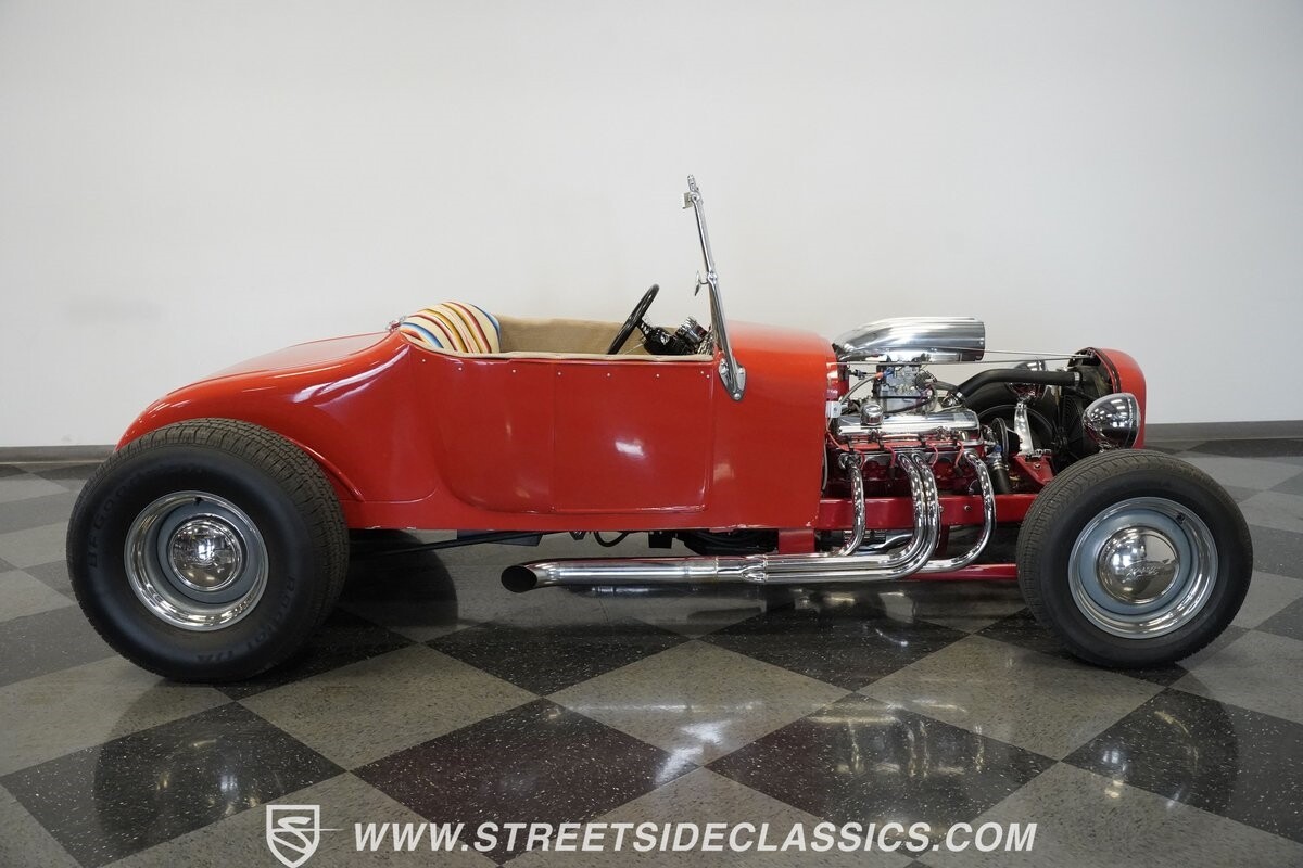 Ford-T-Bucket-1927-Roadster-11