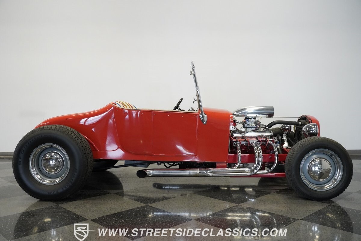 Ford-T-Bucket-1927-Roadster-12