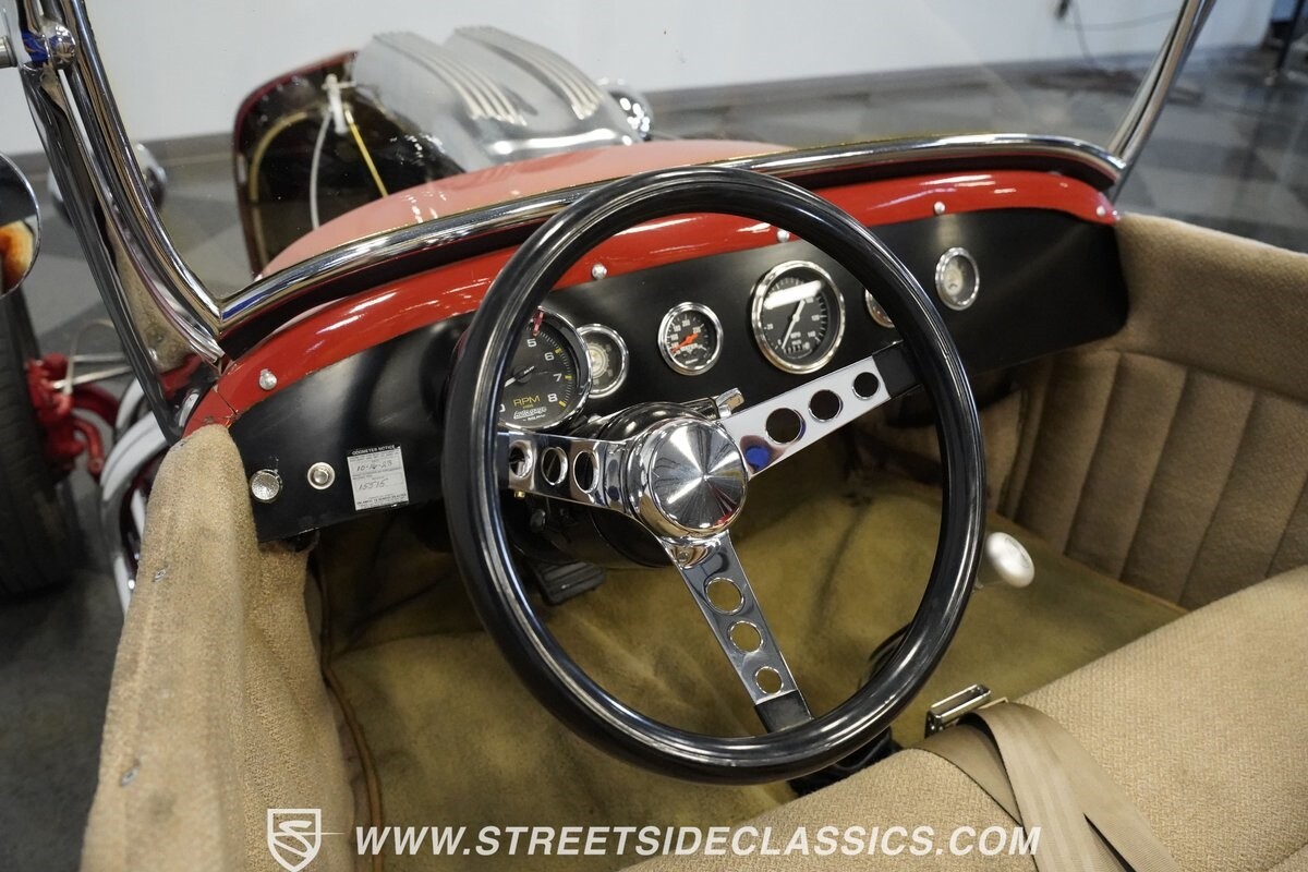 Ford-T-Bucket-1927-Roadster-25