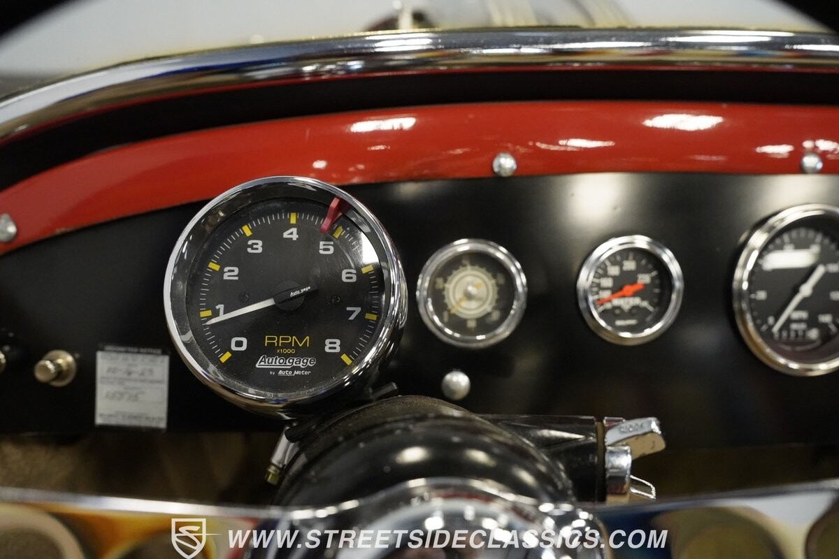 Ford-T-Bucket-1927-Roadster-27