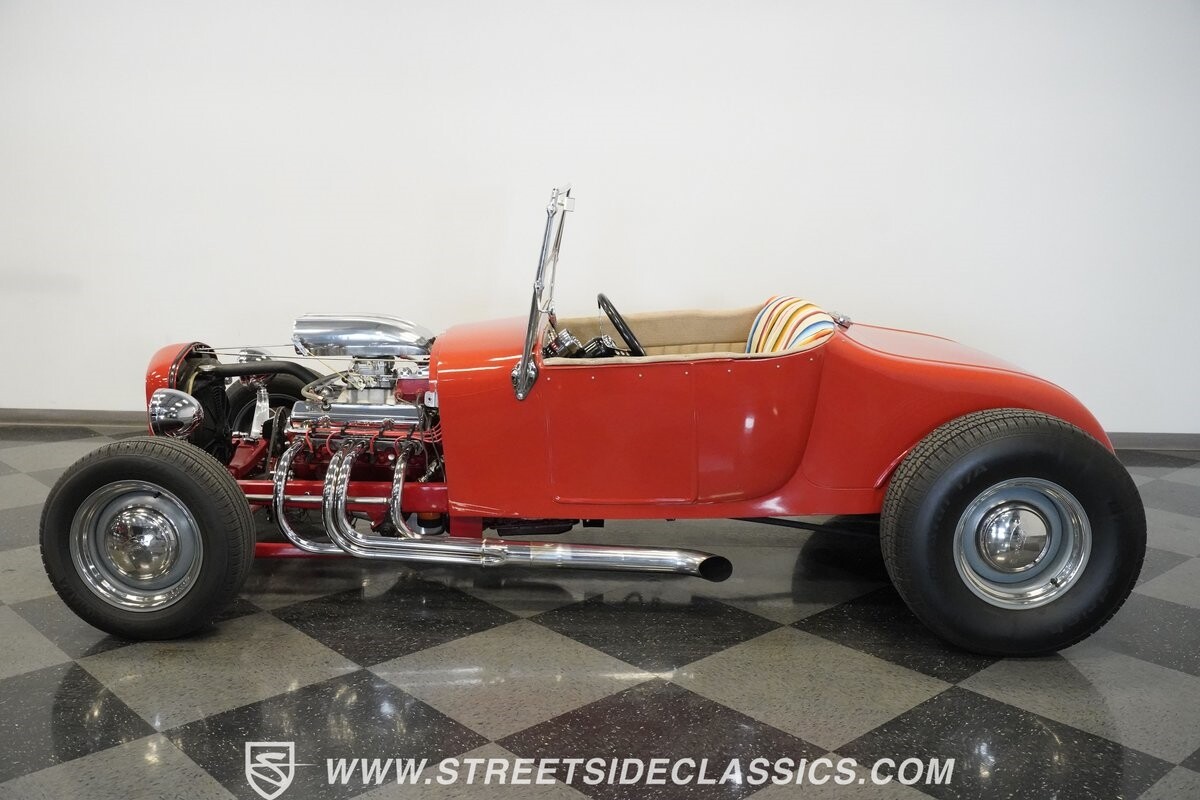 Ford-T-Bucket-1927-Roadster-37