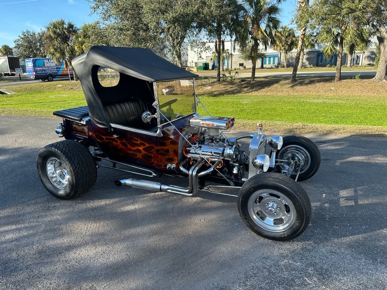 Ford-T-bucket-1923-Deep-Purple-Metallic-Black-2