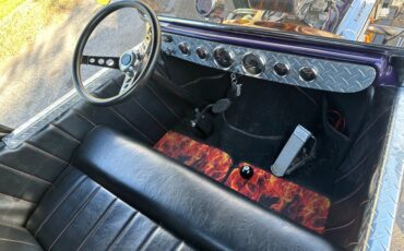 Ford-T-bucket-1923-Deep-Purple-Metallic-Black