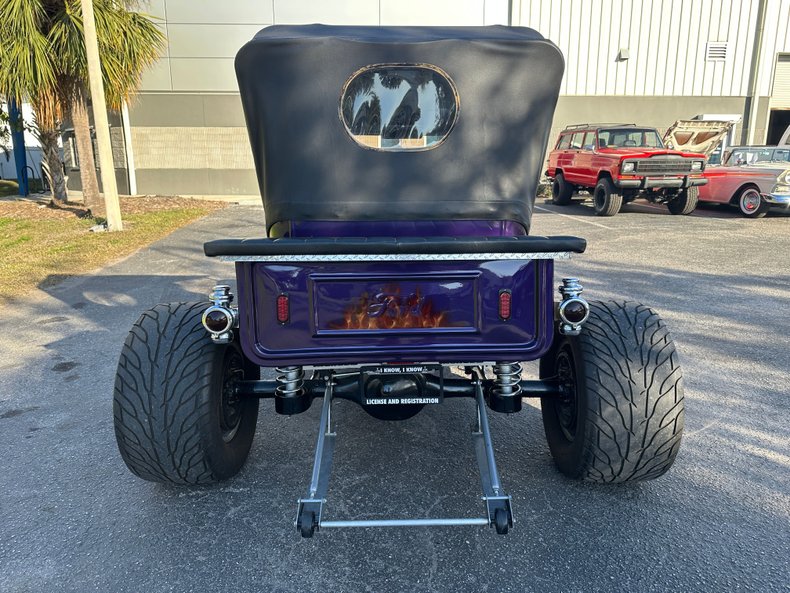 Ford-T-bucket-1923-Deep-Purple-Metallic-Black-8