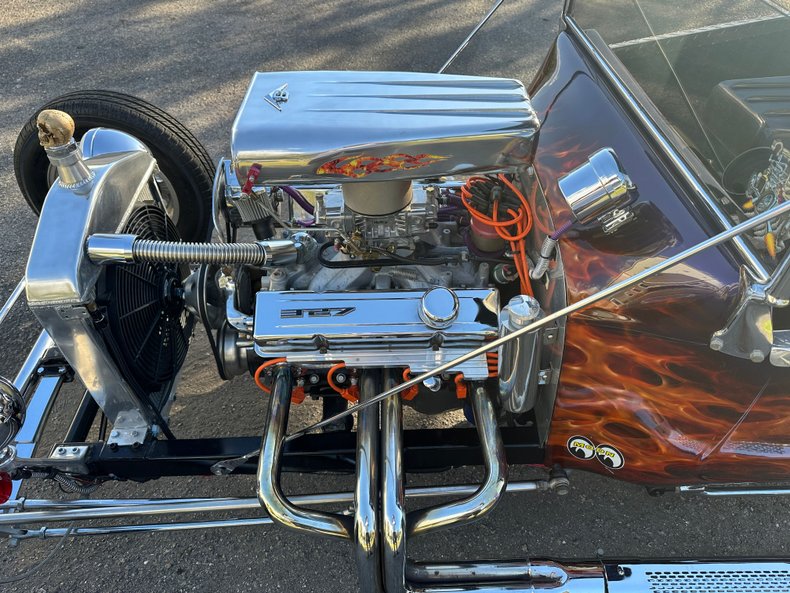 Ford-T-bucket-1923-Deep-Purple-Metallic-Black-9