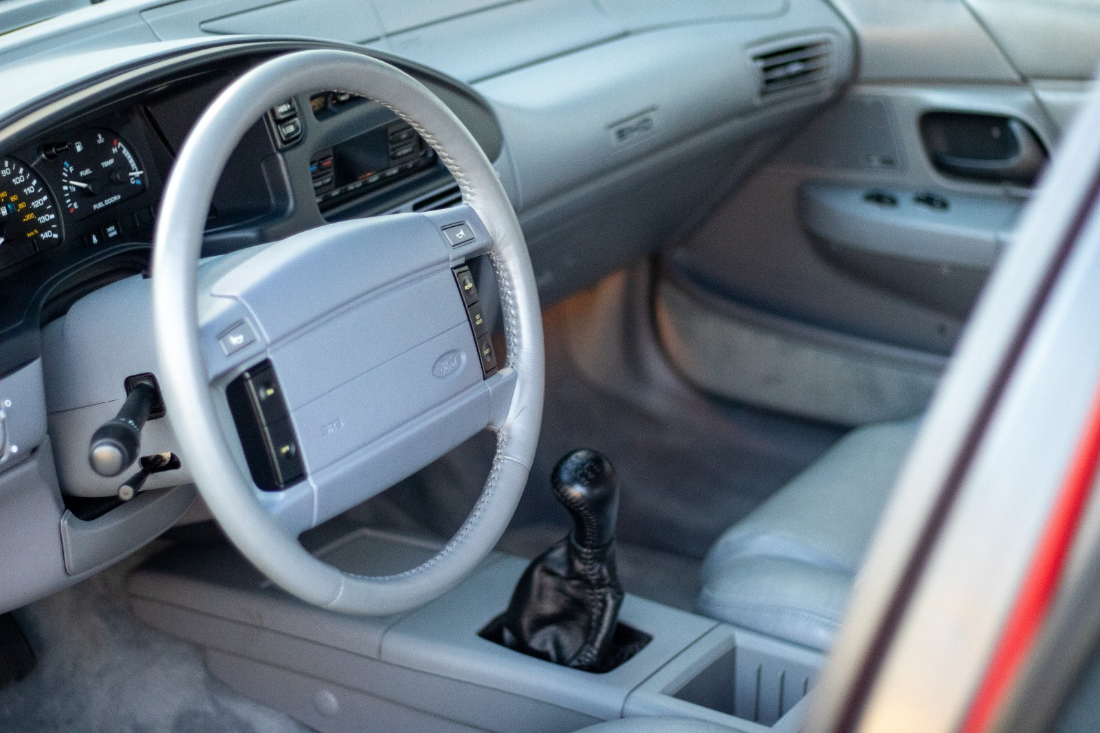 Ford-Taurus-1992-Sedan-4