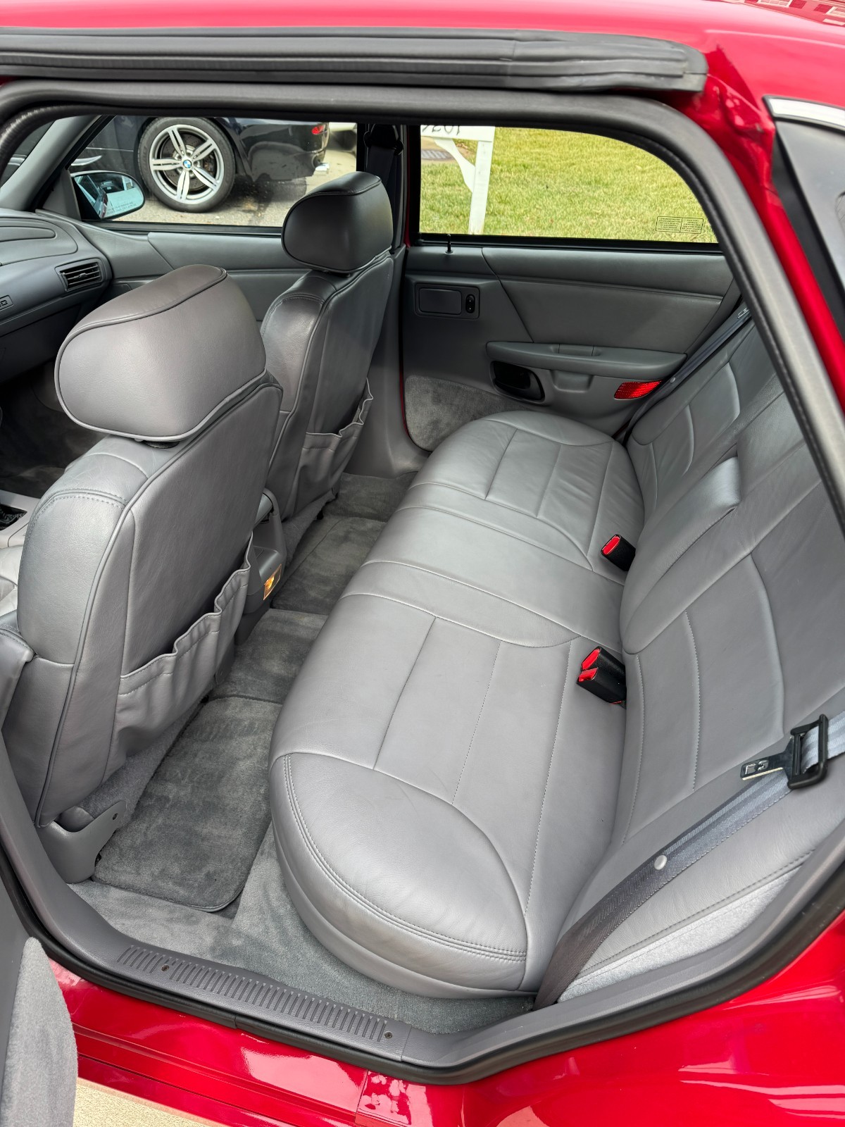 Ford-Taurus-1992-Sedan-6