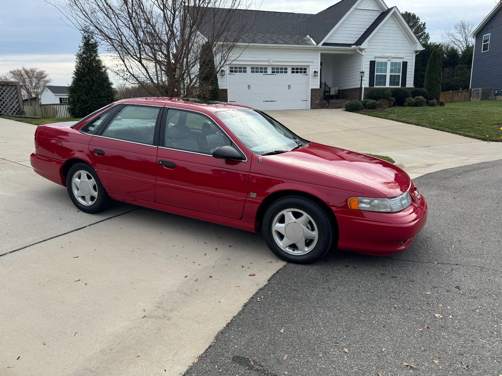 Ford-Taurus-1992-Sedan