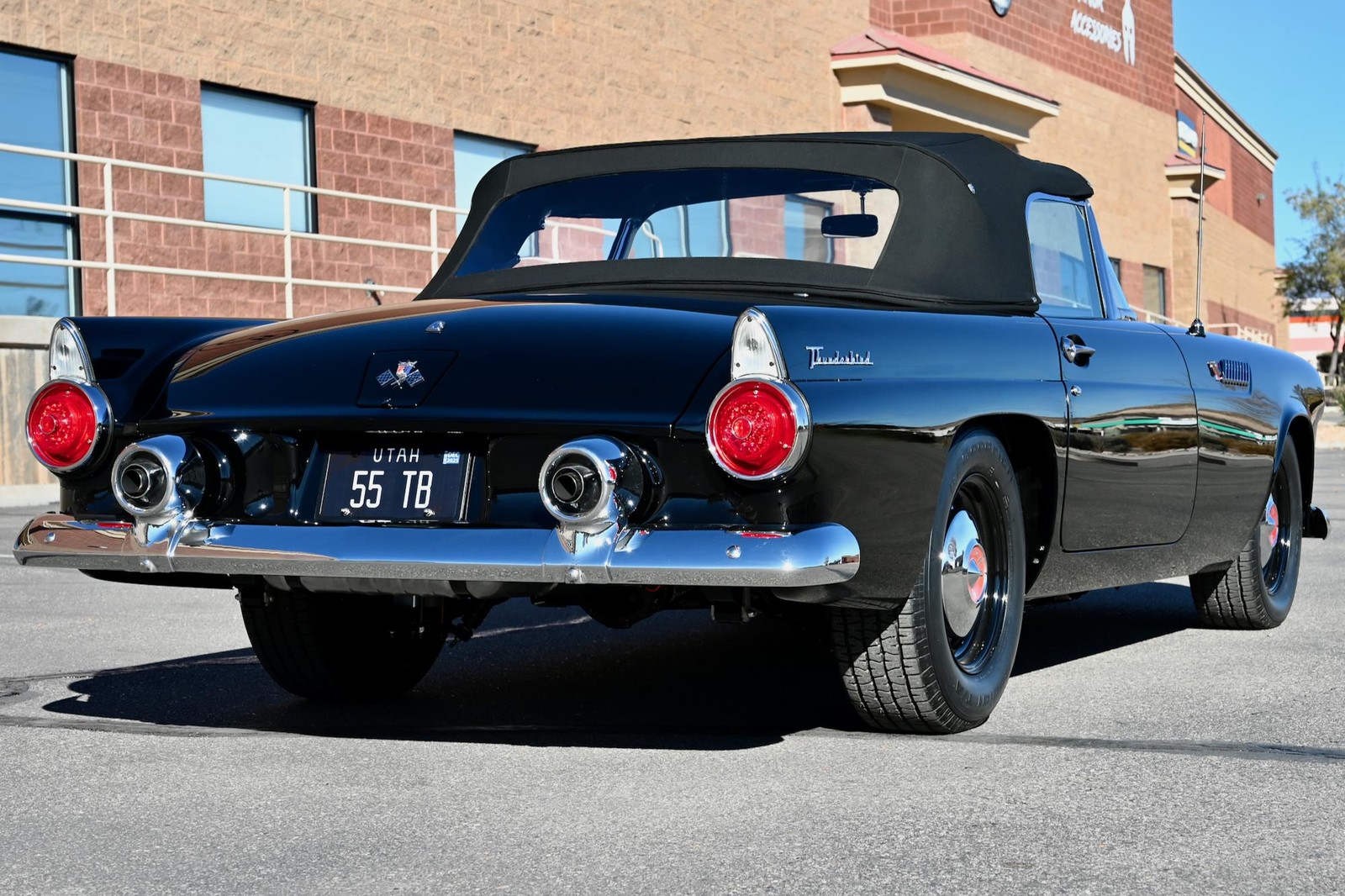 Ford-Thunderbird-1955-26