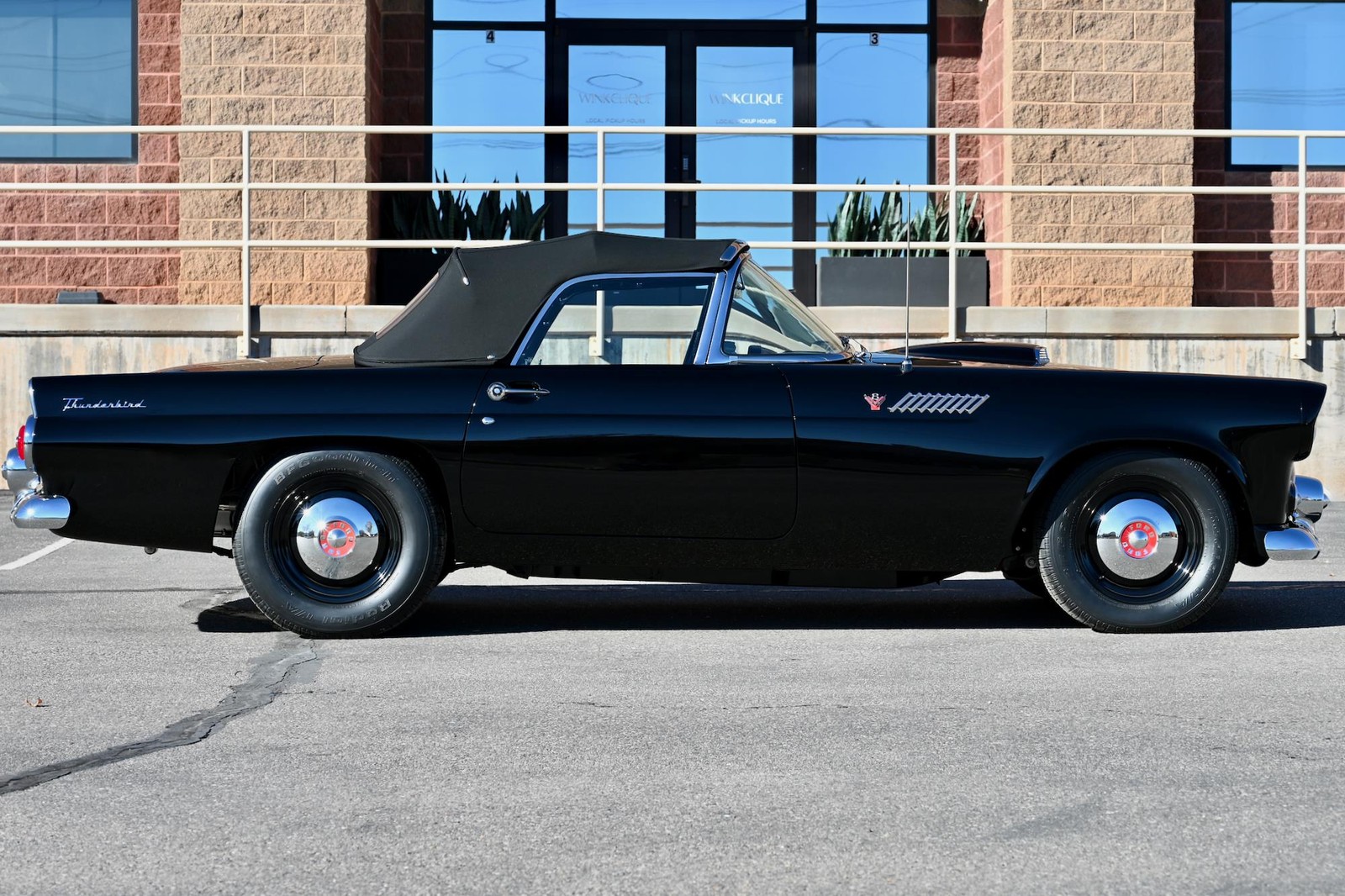 Ford-Thunderbird-1955-27