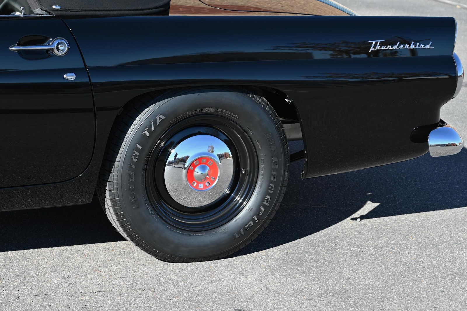 Ford-Thunderbird-1955-30