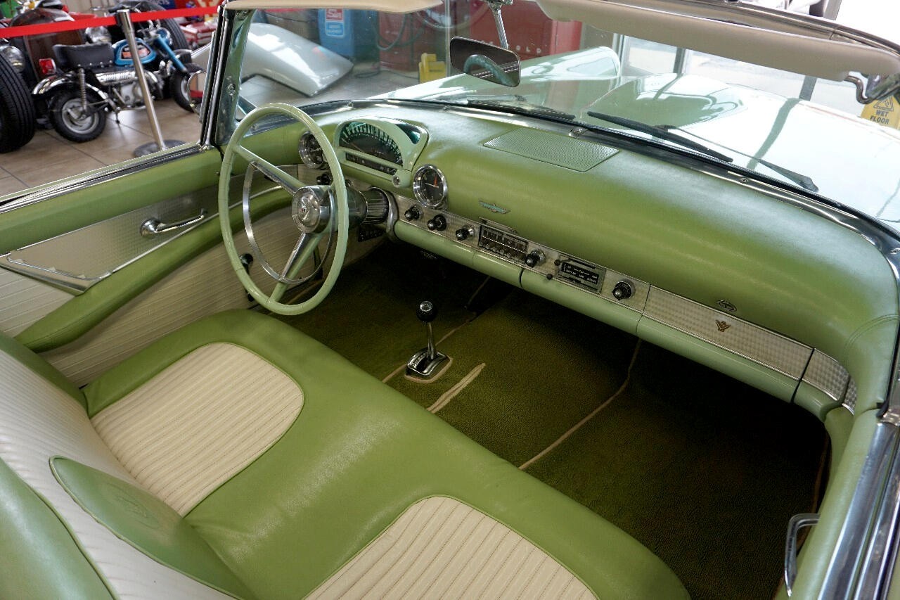 Ford-Thunderbird-1956-Classic-Car-23