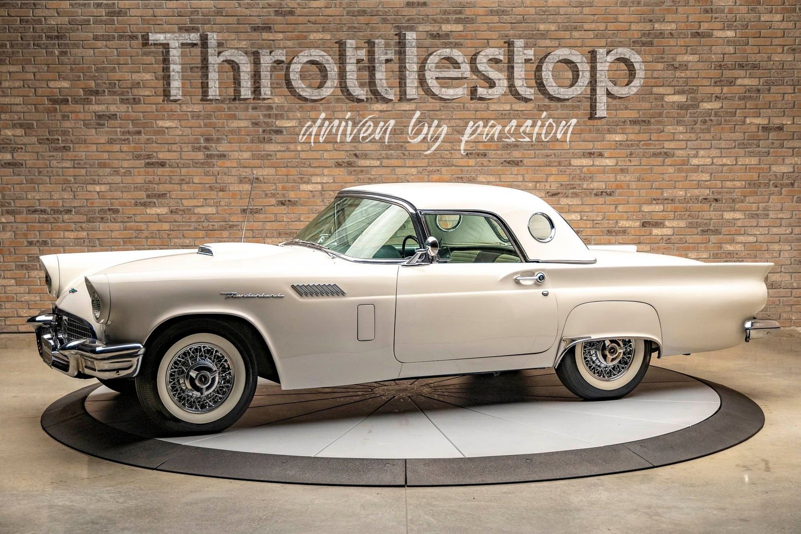 Ford-Thunderbird-1957-Convertible-1