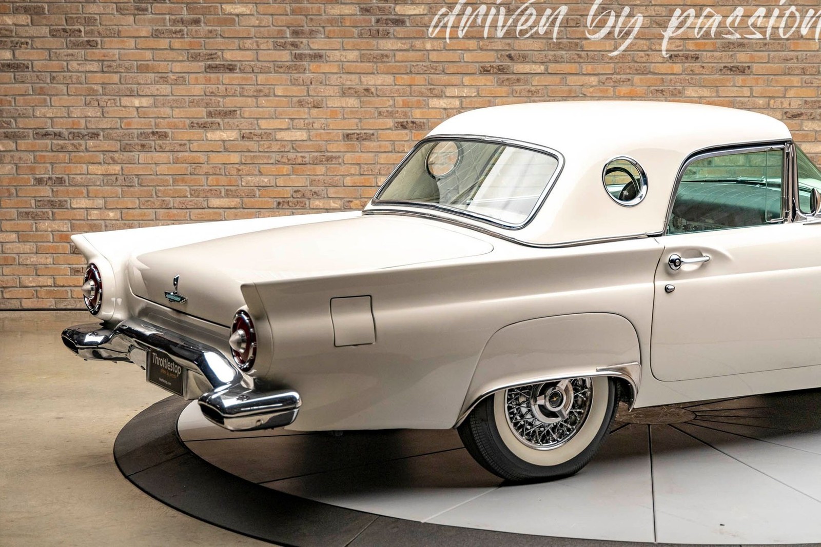 Ford-Thunderbird-1957-Convertible-12