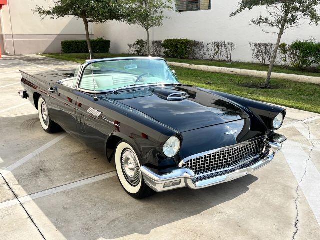 Ford Thunderbird 1957 Convertible