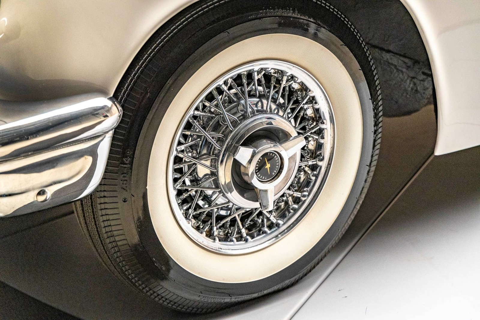 Ford-Thunderbird-1957-Convertible-14