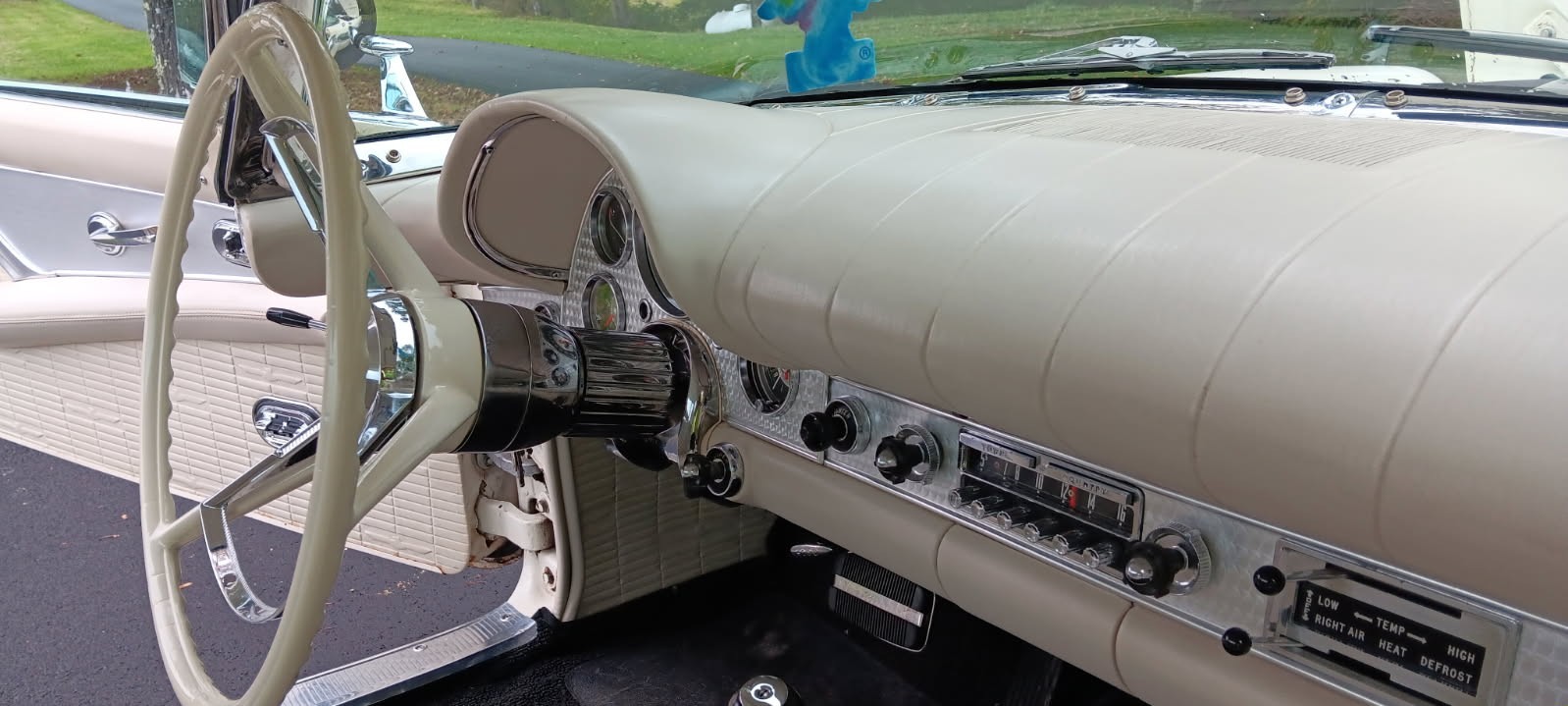 Ford-Thunderbird-1957-Convertible-17